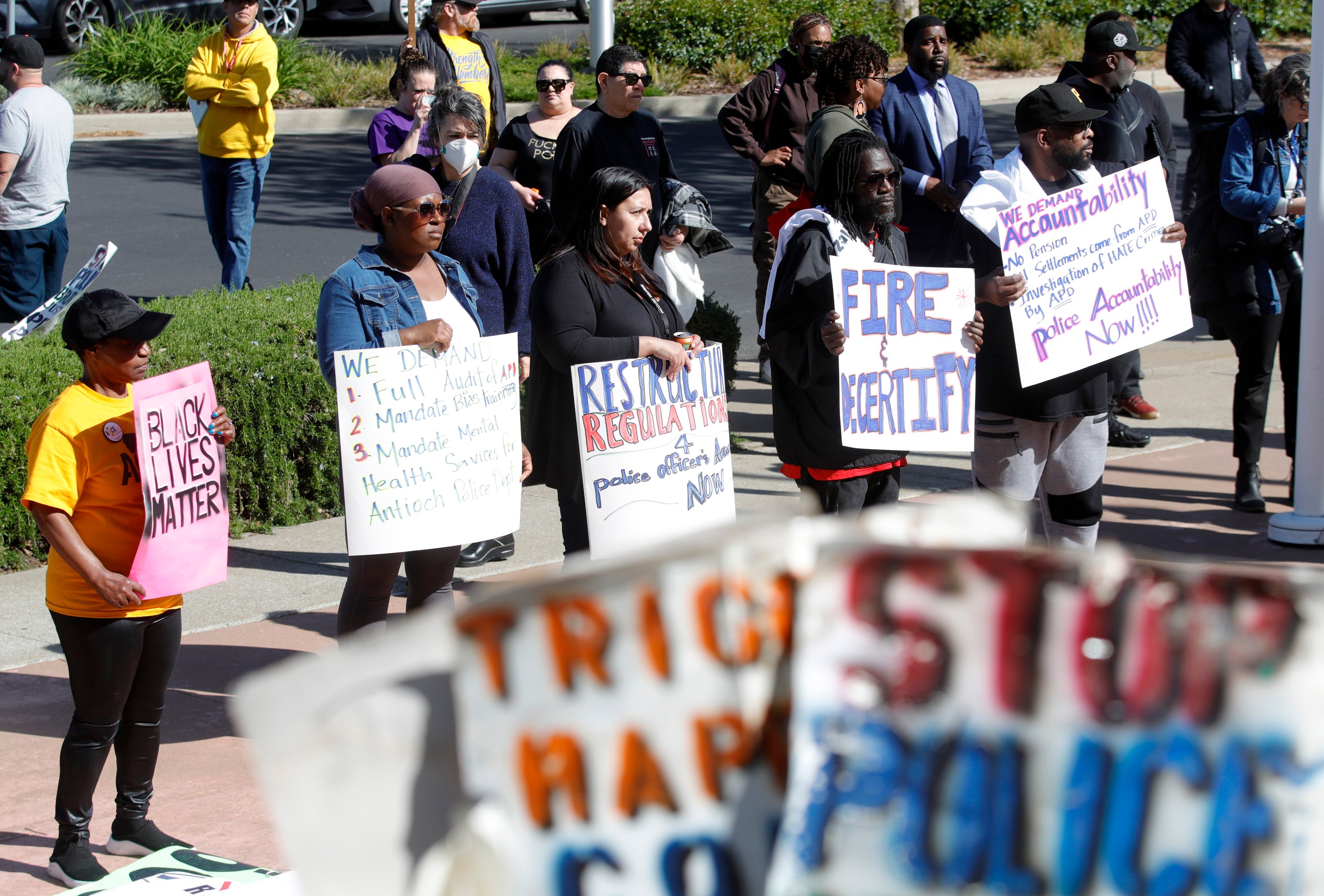 FBI raids Northern California police departments amid racism ...