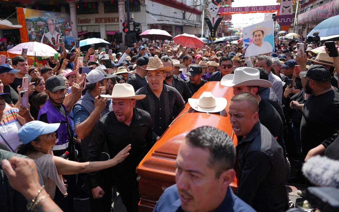 Sheinbaum vows justice after mayor murdered in Michoacán