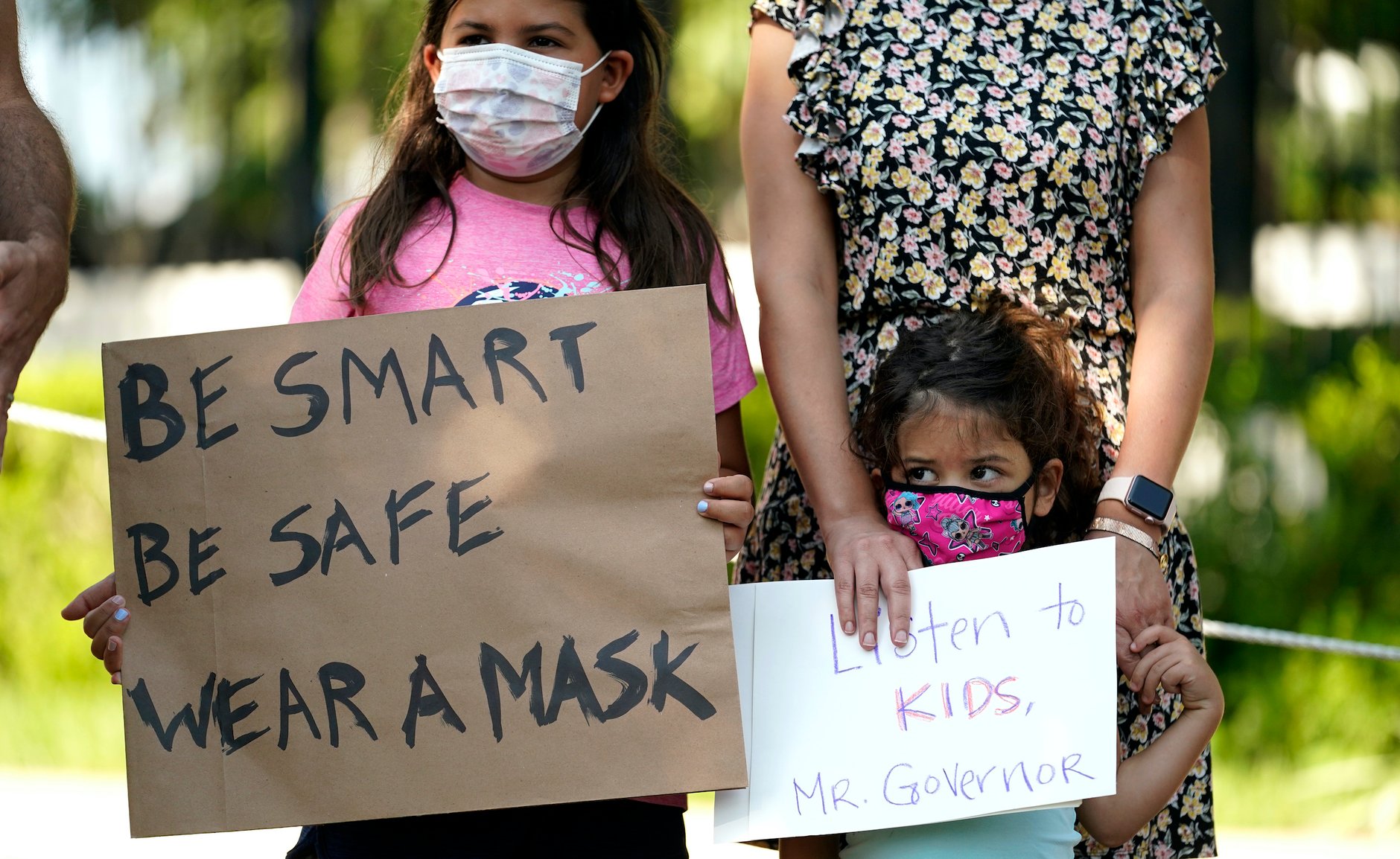 Mask Rules Expand Across U.S. as Clashes Over the Mandates Intensify - The  New York Times