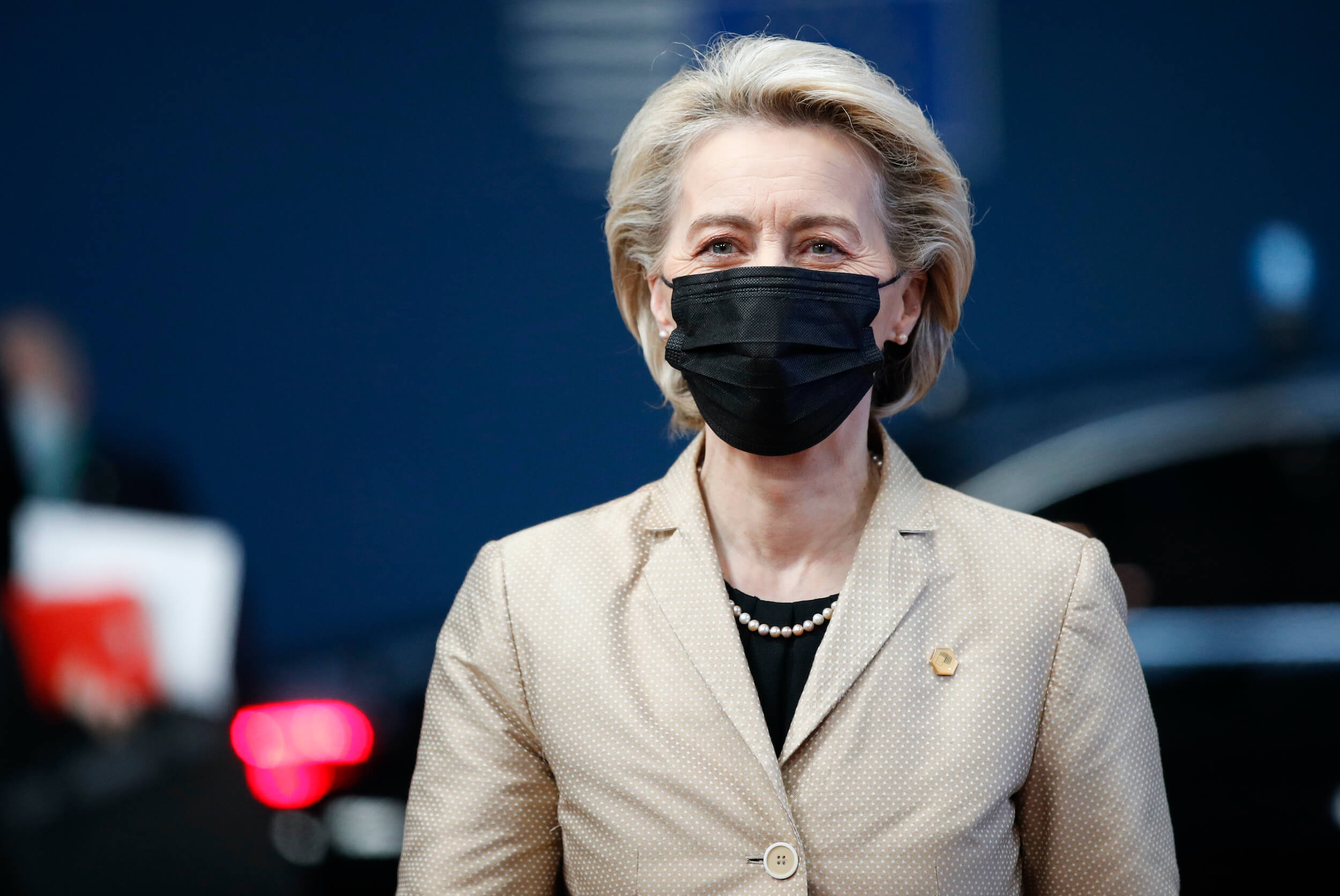 Déjà Vu Europa Droht Wegen Trumps Zoll Deal Neue Gas Abhängigkeit Dein Geld Ist In Gefahr - dc59ch2