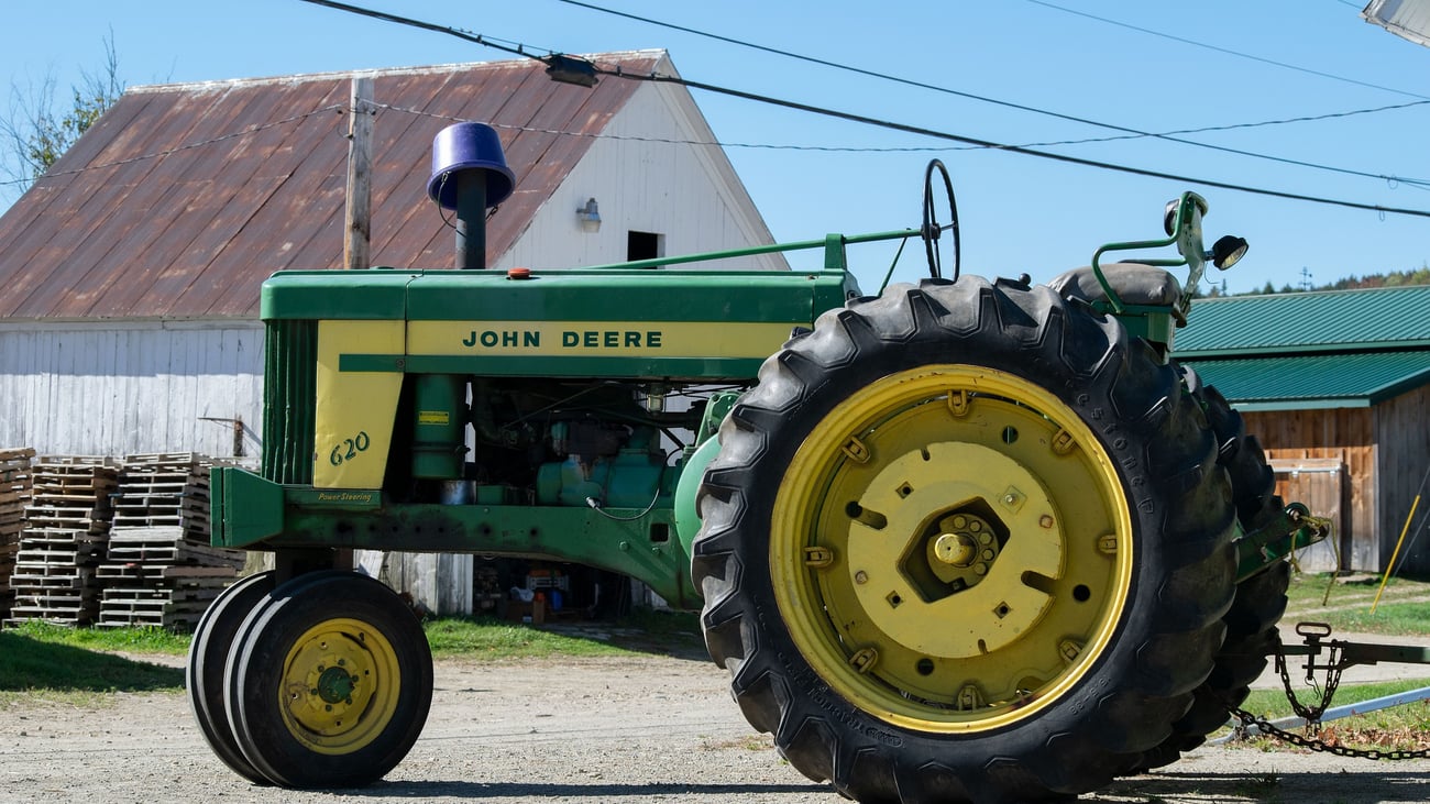 John Deere settles tractor repair antitrust suit