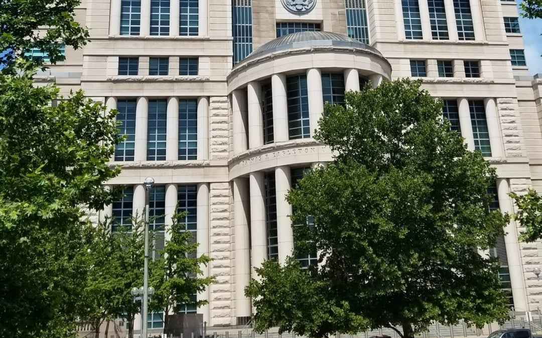 Eighth Circuit sympathetic to former Iowa police chief convicted of buying machine guns