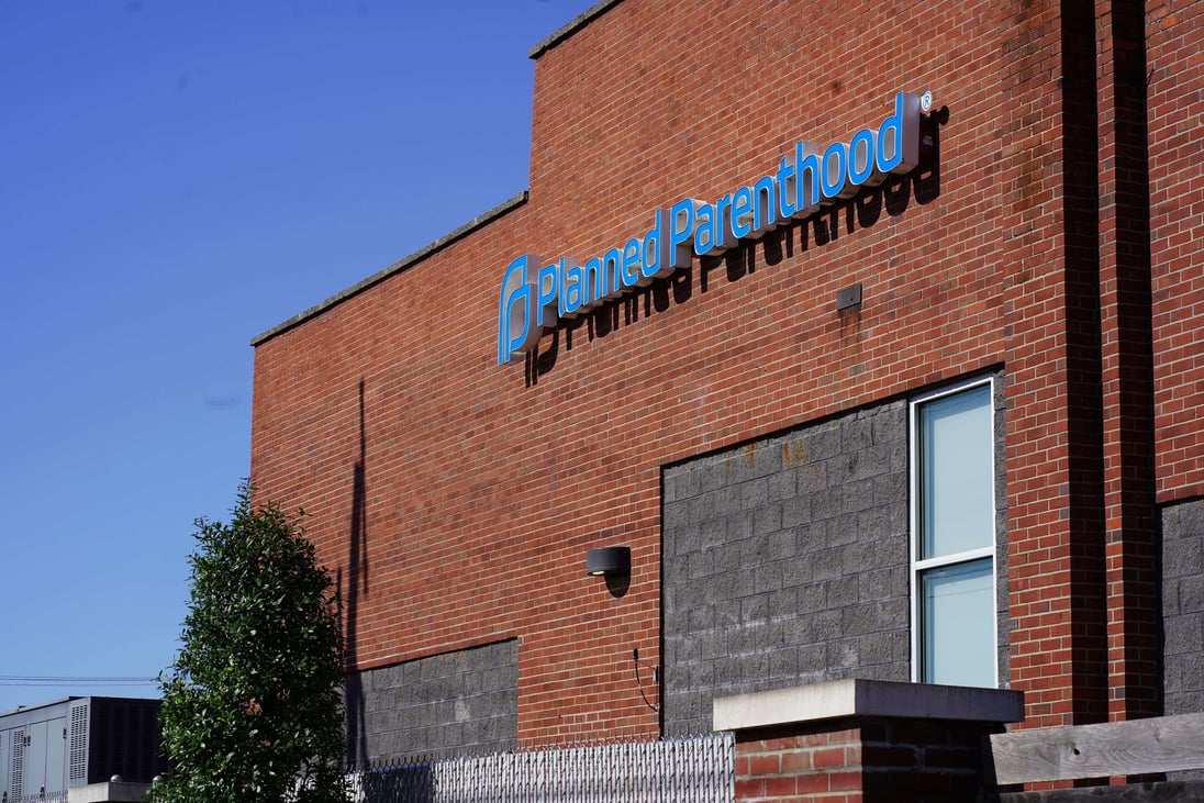 Southern California man pleads guilty to firebombing Planned Parenthood ...