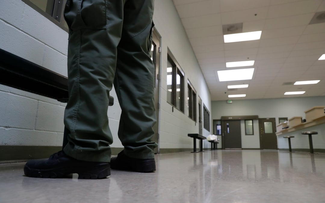 Agreeing with California, judge says state law doesn’t apply to federal immigration facilities