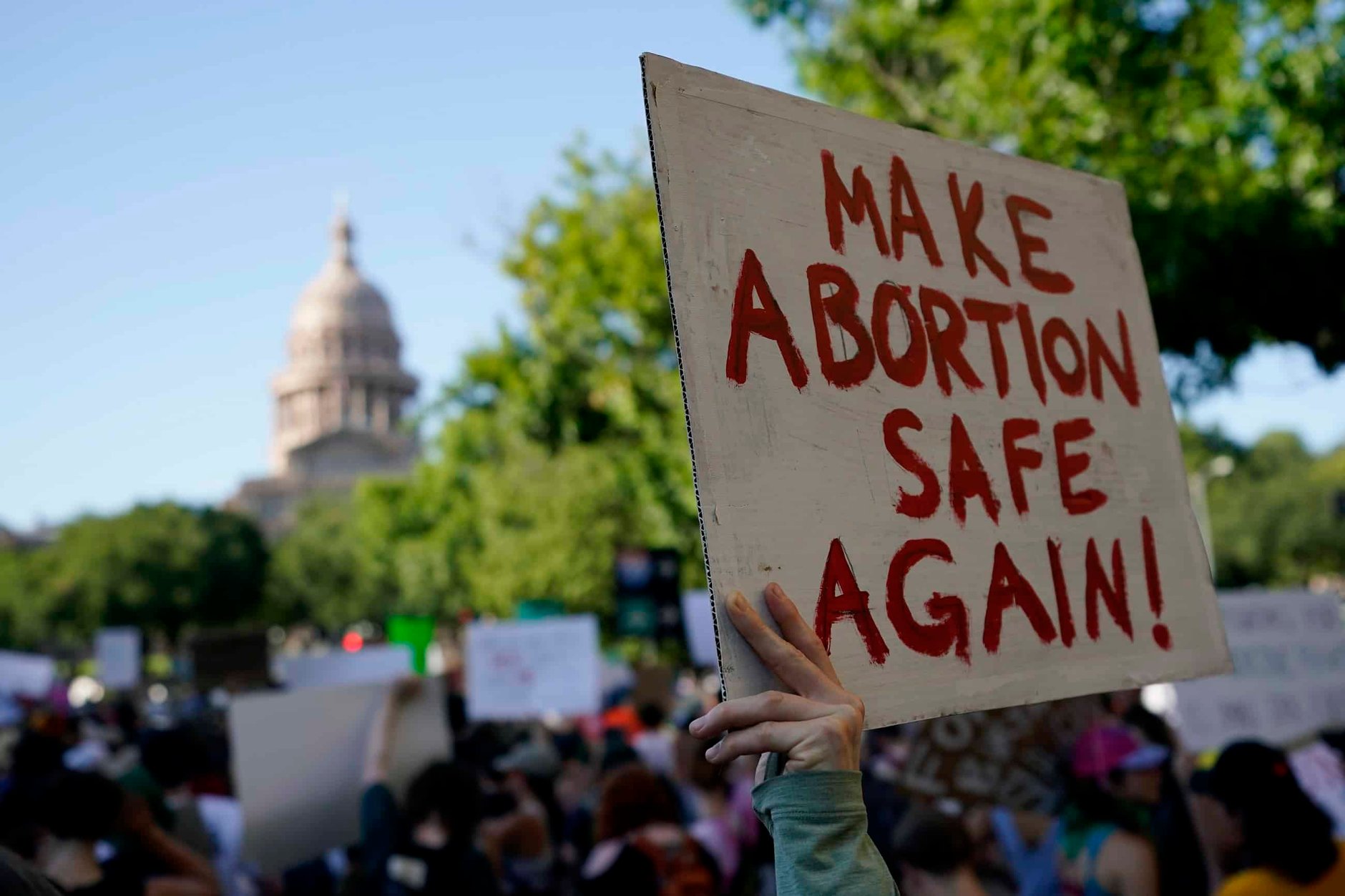 The Doctors Risking Everything to Offer Abortions Across State