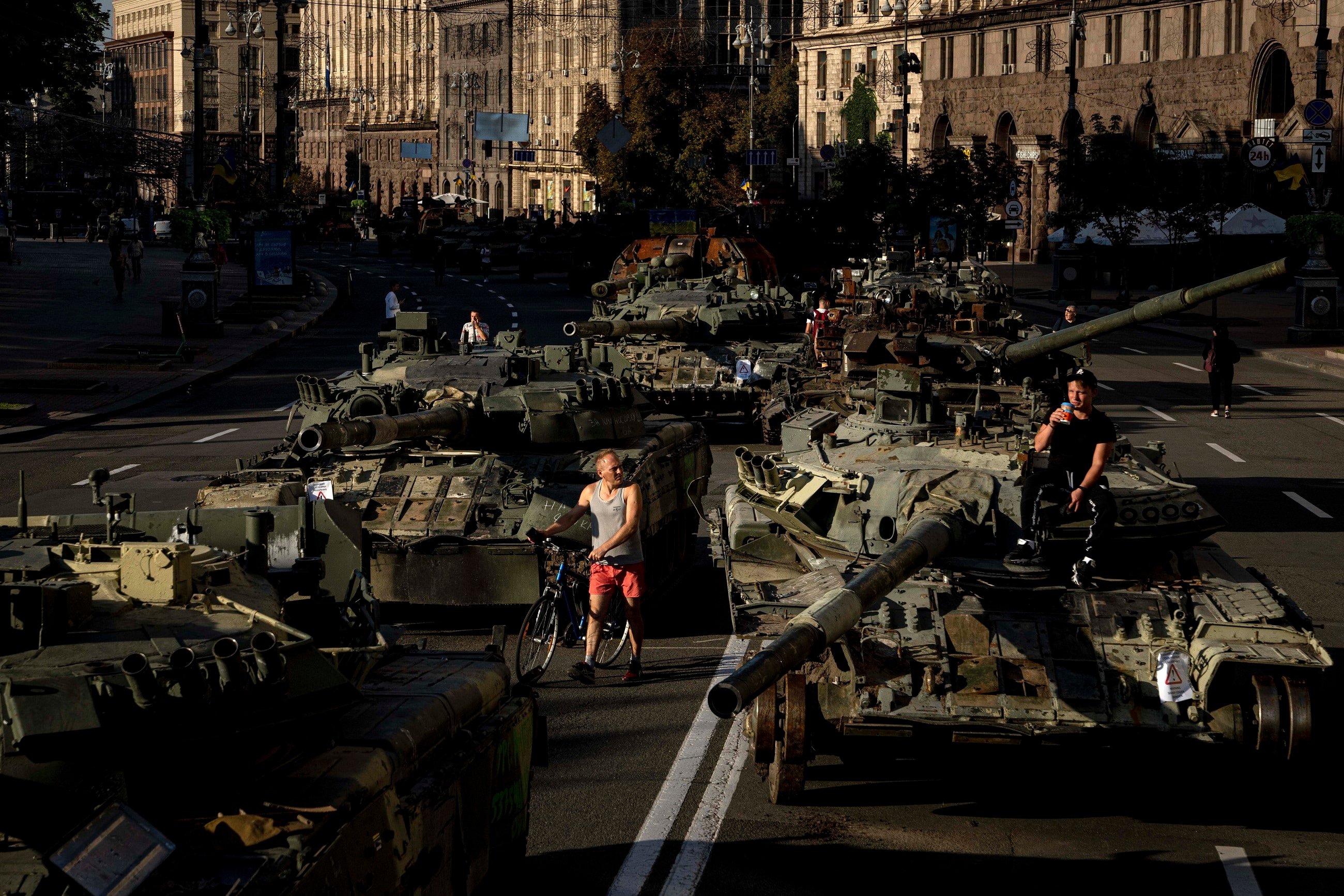 On Independence Day, Ukraine remains defiant after 6 months of war ...
