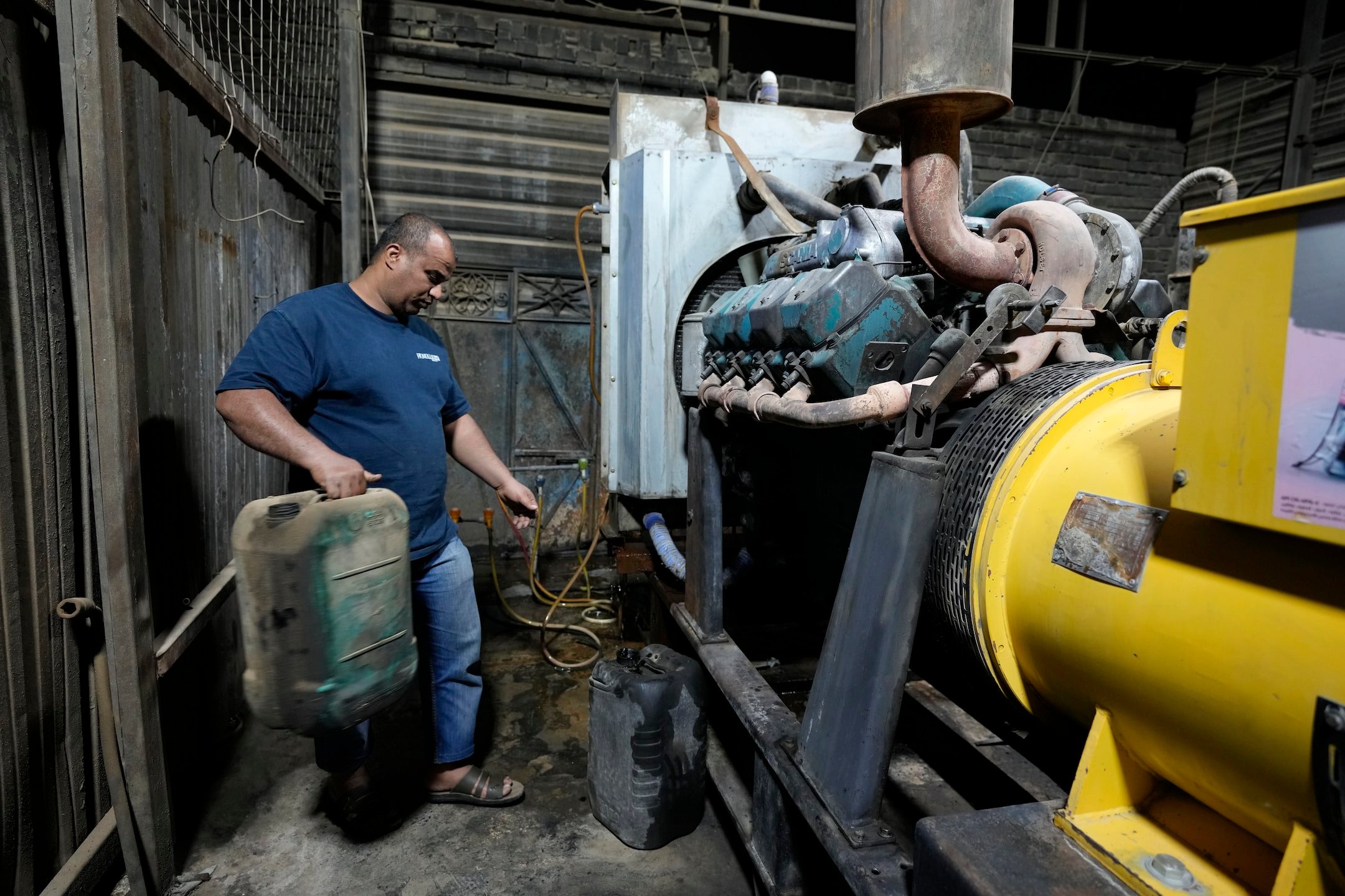 In parts of Mideast, power generators spew toxic fumes 24/7