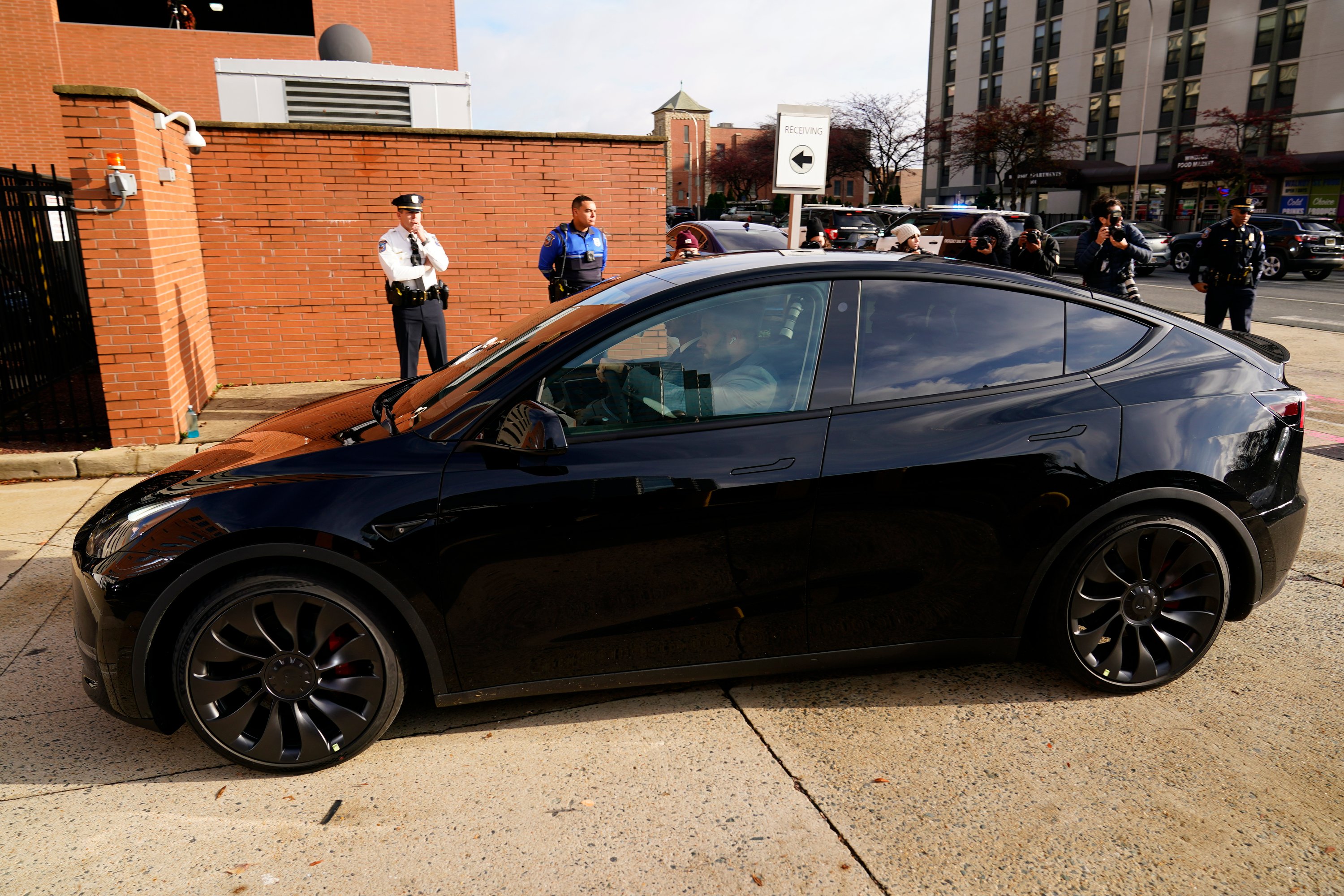 Musk Testifies In Lawsuit Over Tesla Compensation Package Courthouse musk-testifies-in-lawsuit-over-tesla-compensation-package-courthouse