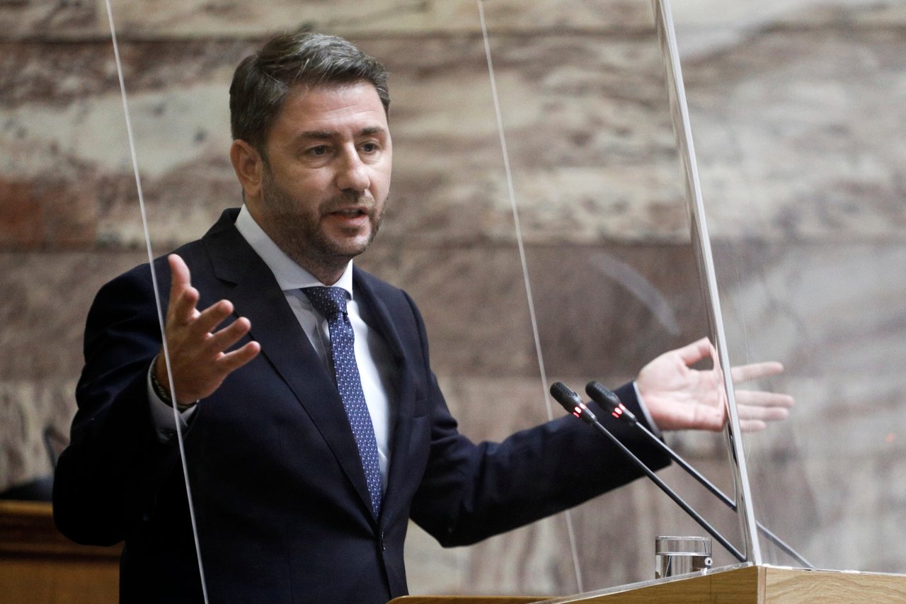 Intervene so that I can swear as president to stop the looting of Greek  properties, Evi Kokalari explodes at Berisha: Another scandal weighing on  him - Politike