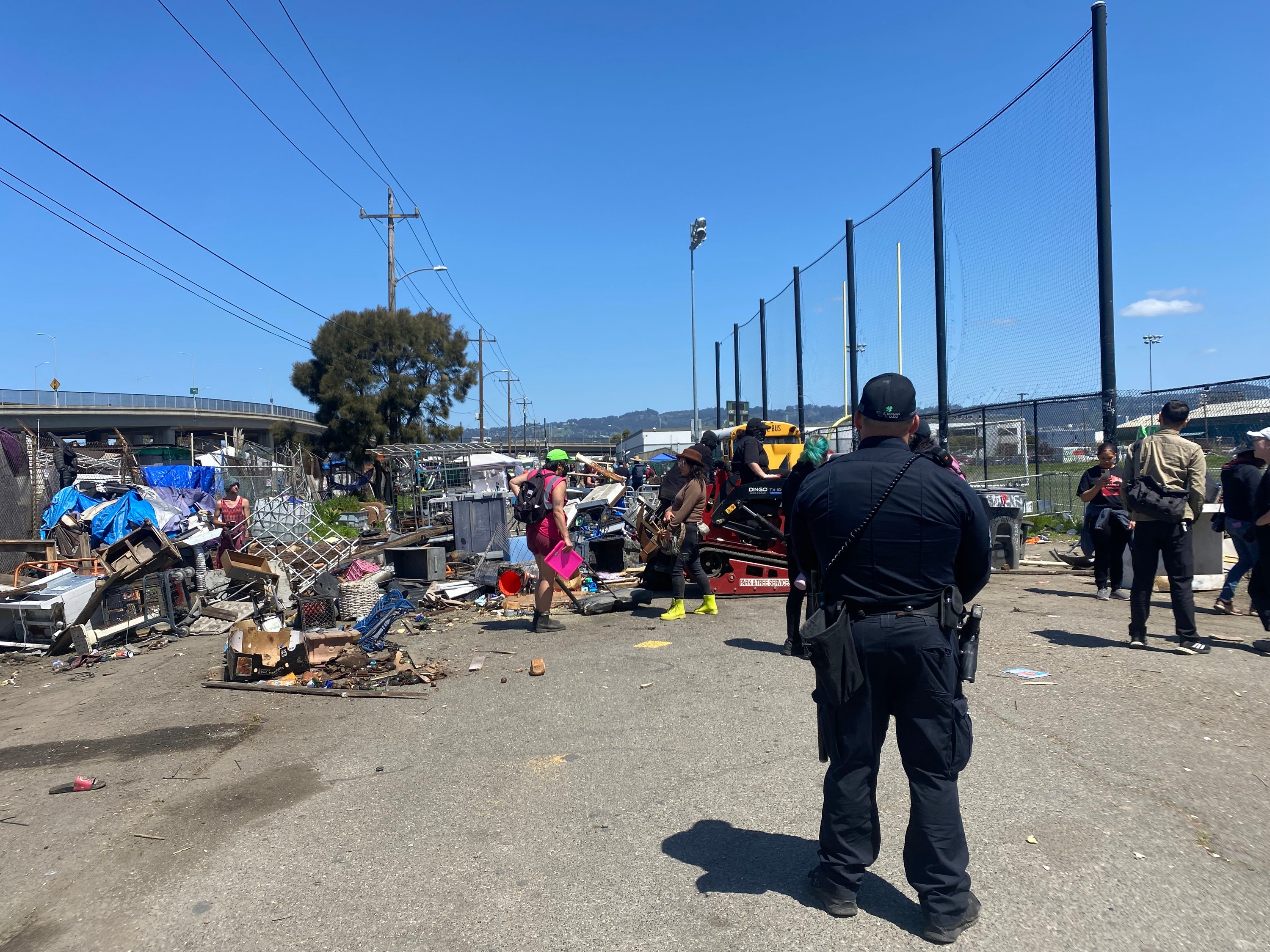 Journalists lose bid for better access at Oakland homeless camp removal  site | Courthouse News Service