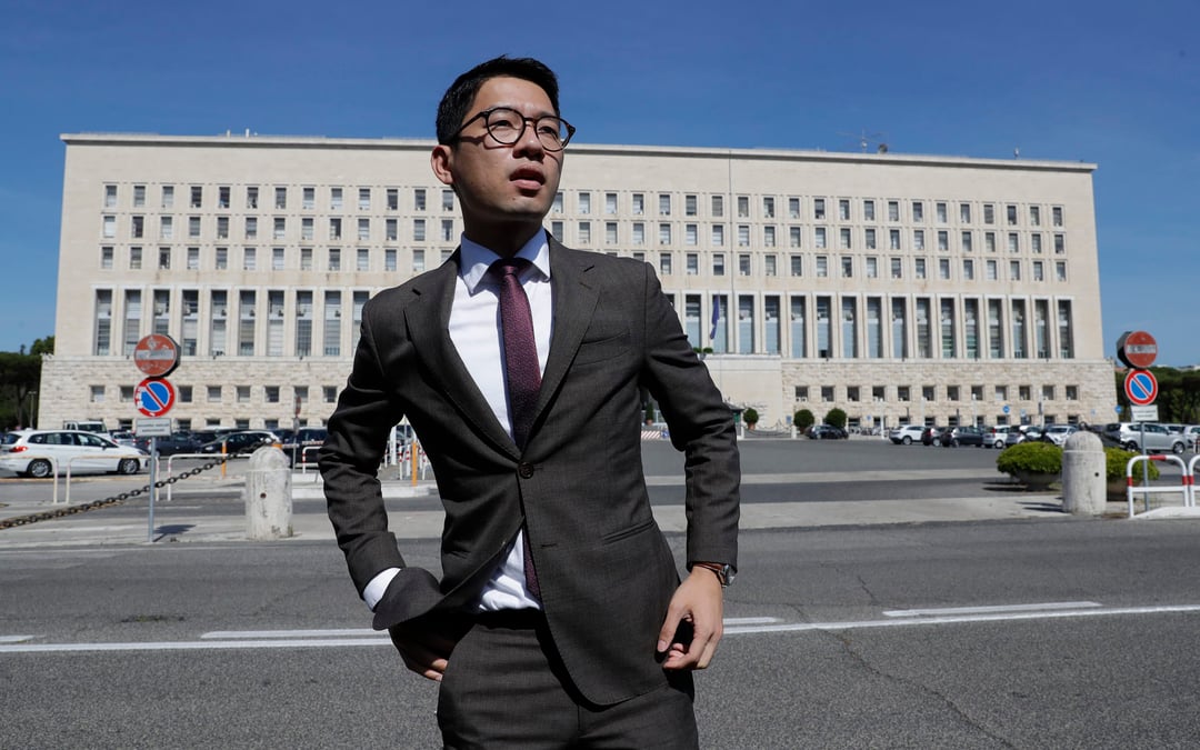 UK jails Chinese-Brits for spying on Hong Kong dissidents for Beijing