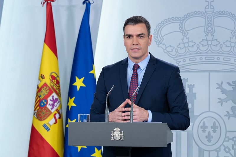 Spanish Prime Minister Pedro Sánchez speaks at a podium