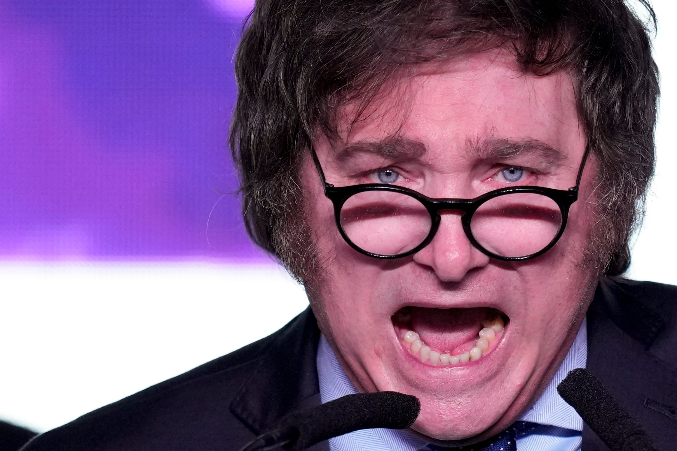 Argentine Peso Plunges After Rightist Who Admires Trump Comes First In argentine-peso-plunges-after-rightist-who-admires-trump-comes-first-in