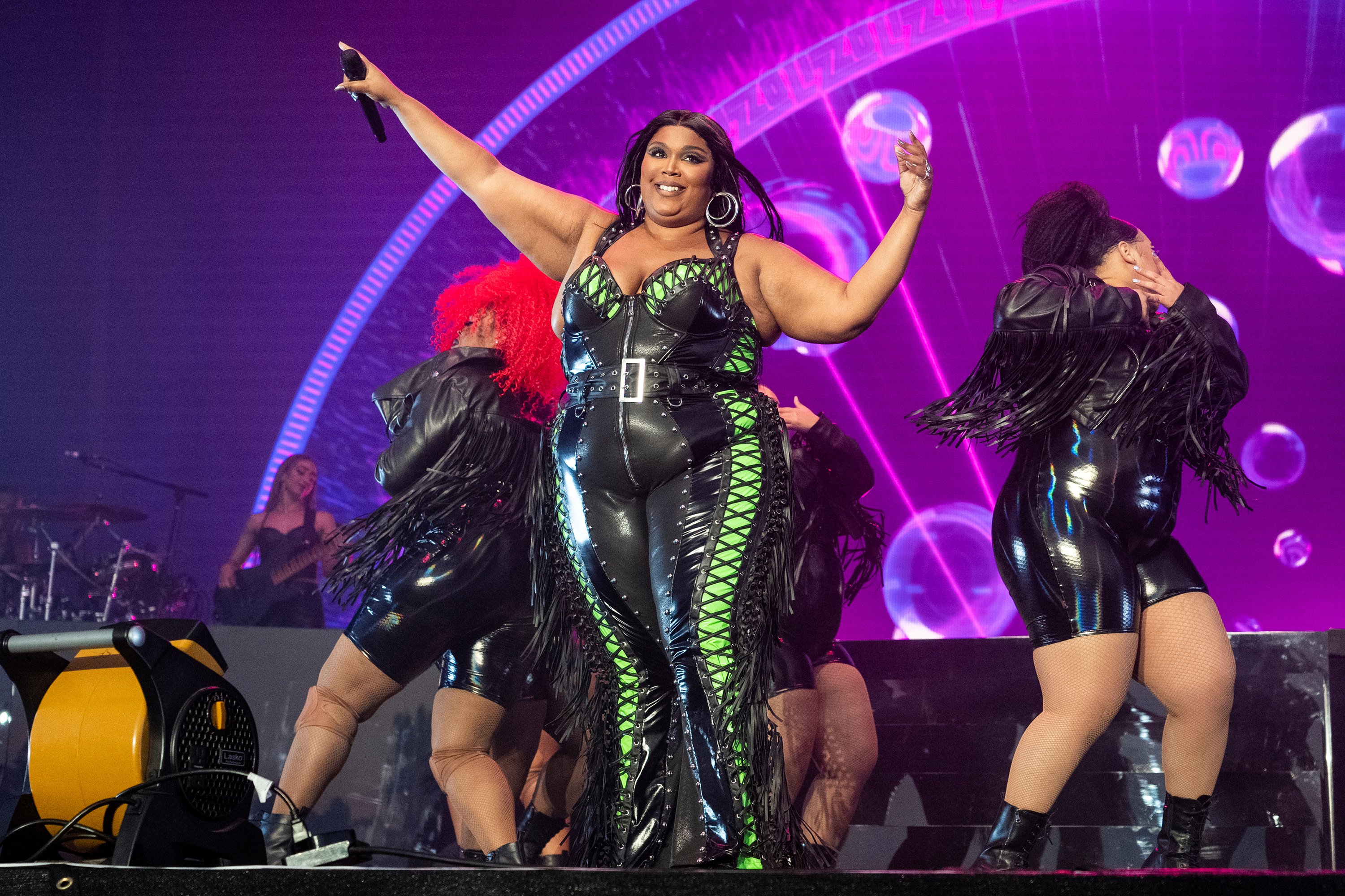 Sexual Harassment Lawsuit Against Lizzo - 7csobmd