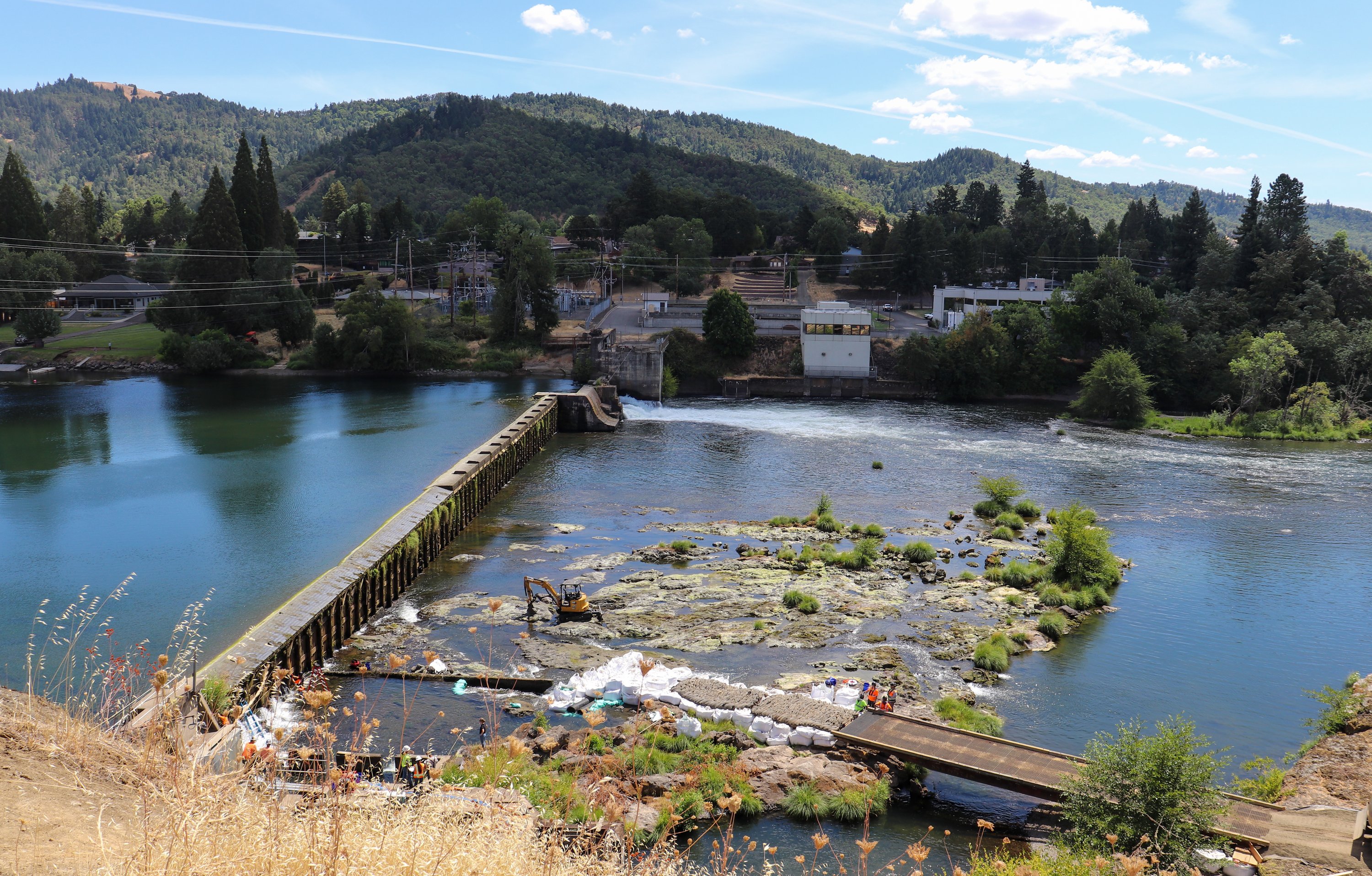 Critics argue repairs on Oregon dam don’t go far enough to protect