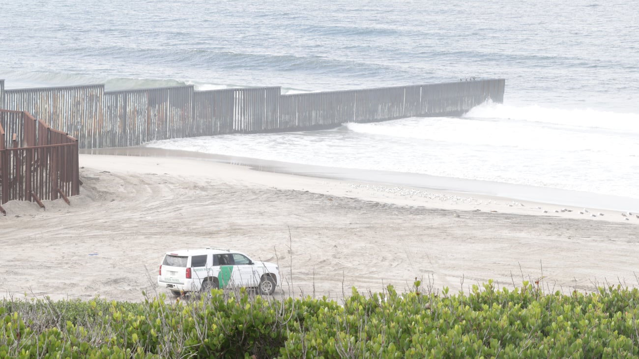 LegalWireDaily — California man pleads guilty in migrant smuggling scheme that held victims for ransom