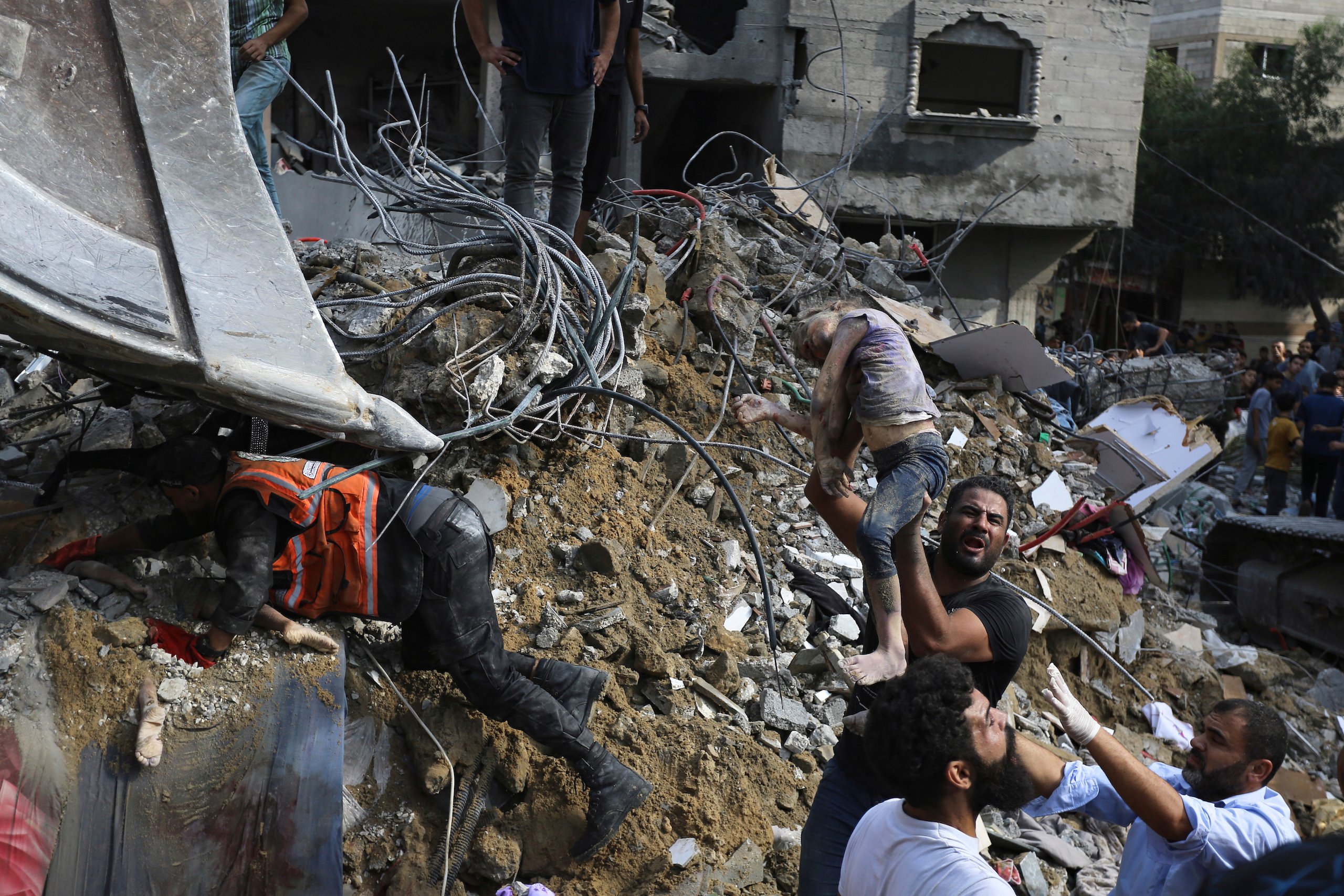 Gaza Internet Connectivity Decimated as Israel Bombs