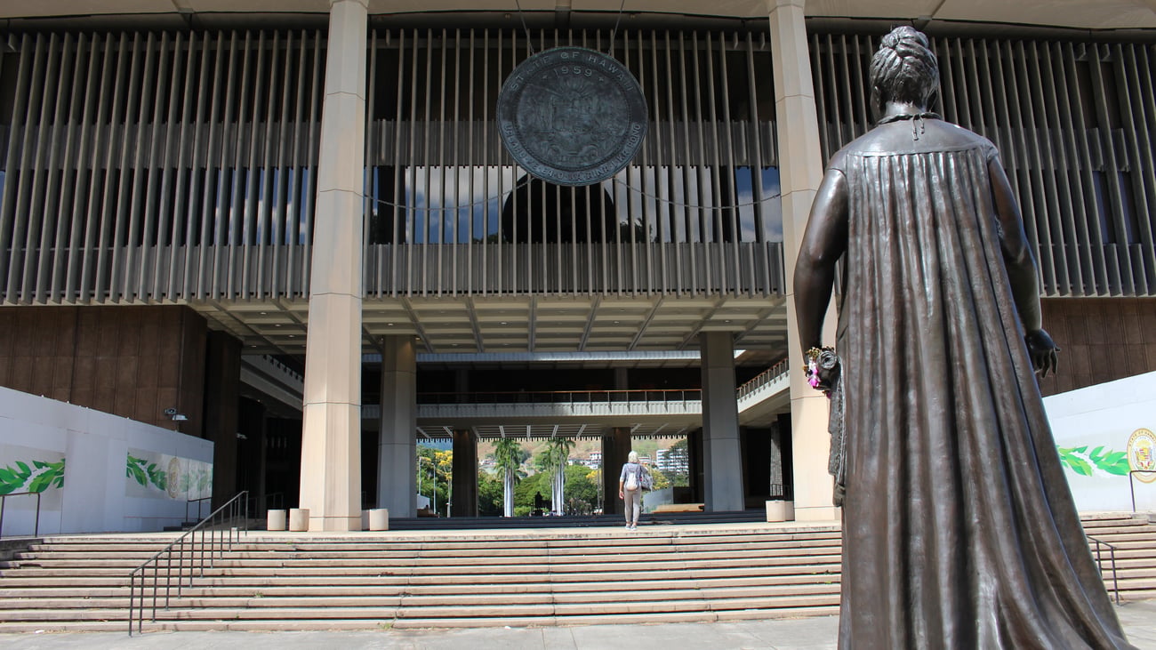 LegalWireDaily — Hawaii Legislature passes bills for automatic voter registration, native homestead rights