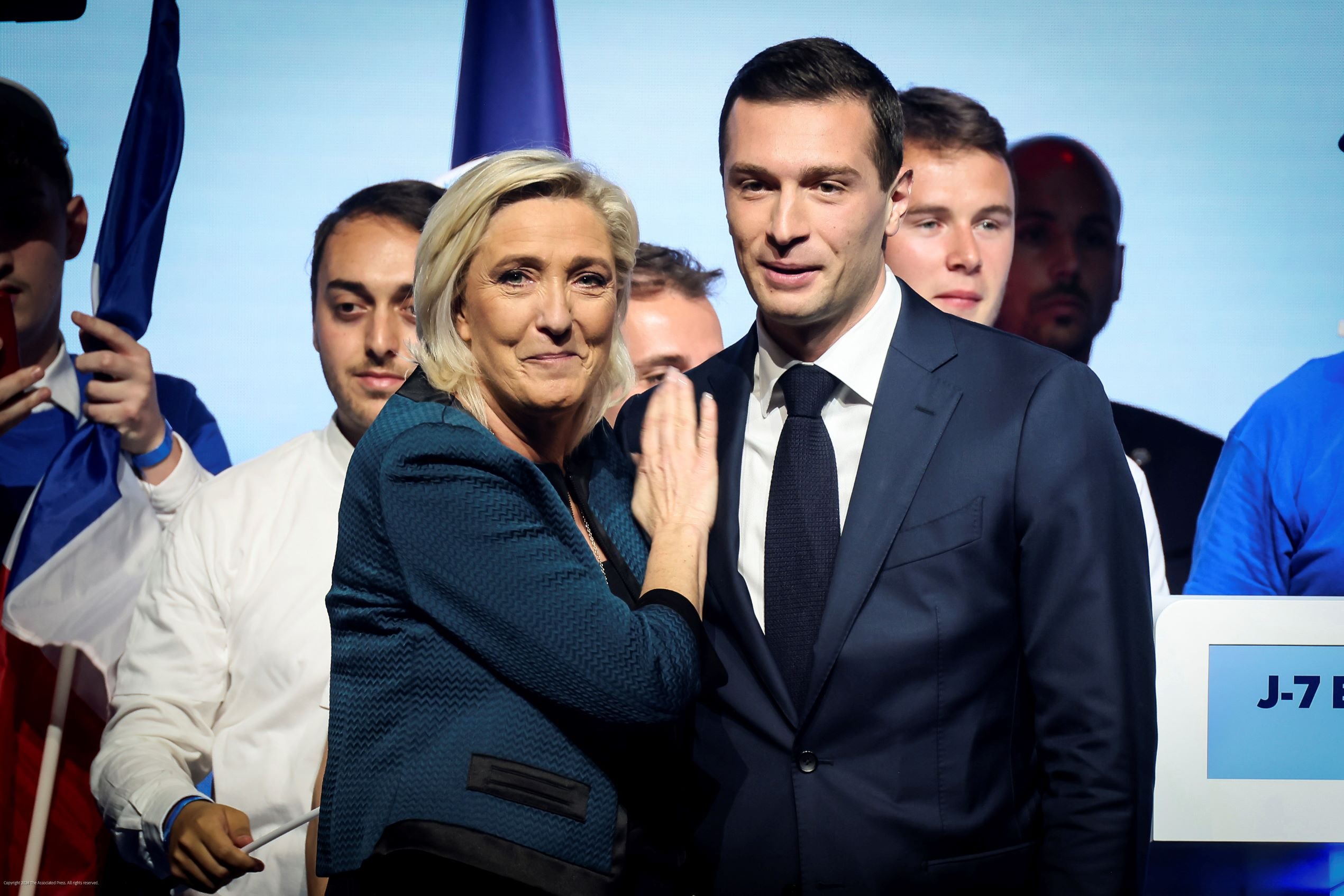 With France’s presidency in her sights, far-right Marine Le Pen edges ...