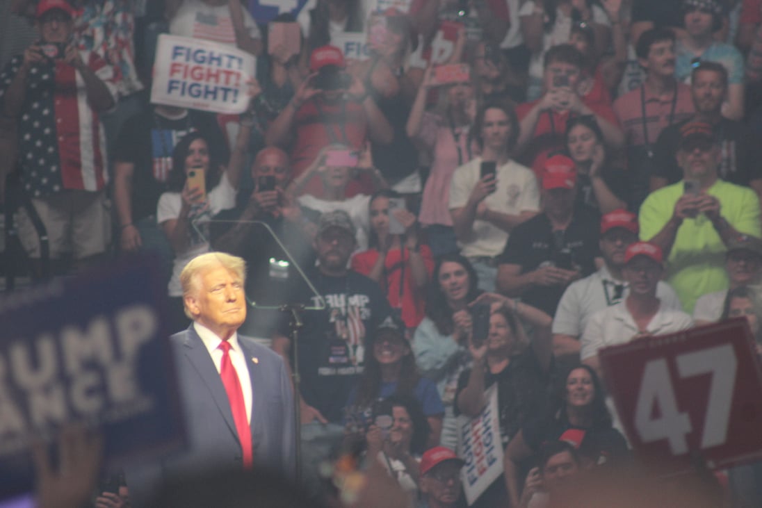 Robert Kennedy Jr. joins Trump at Arizona rally to officially endorse ...