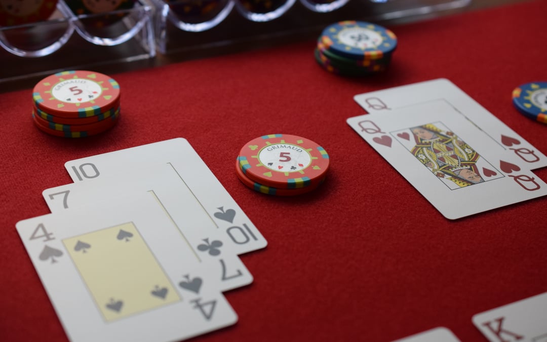Judge lets California cardrooms keep dealing blackjack