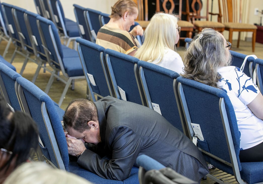 Appeals court revives faith groups' suit over ICE arrests at houses of worship