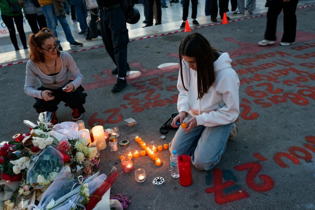 Greece train crash trial resumes after courtroom chaos