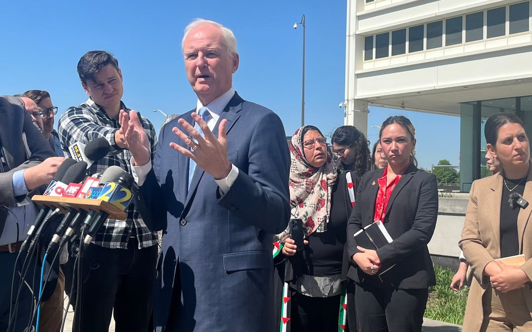 Foreign students ask judge to halt pre-graduation immigration purge