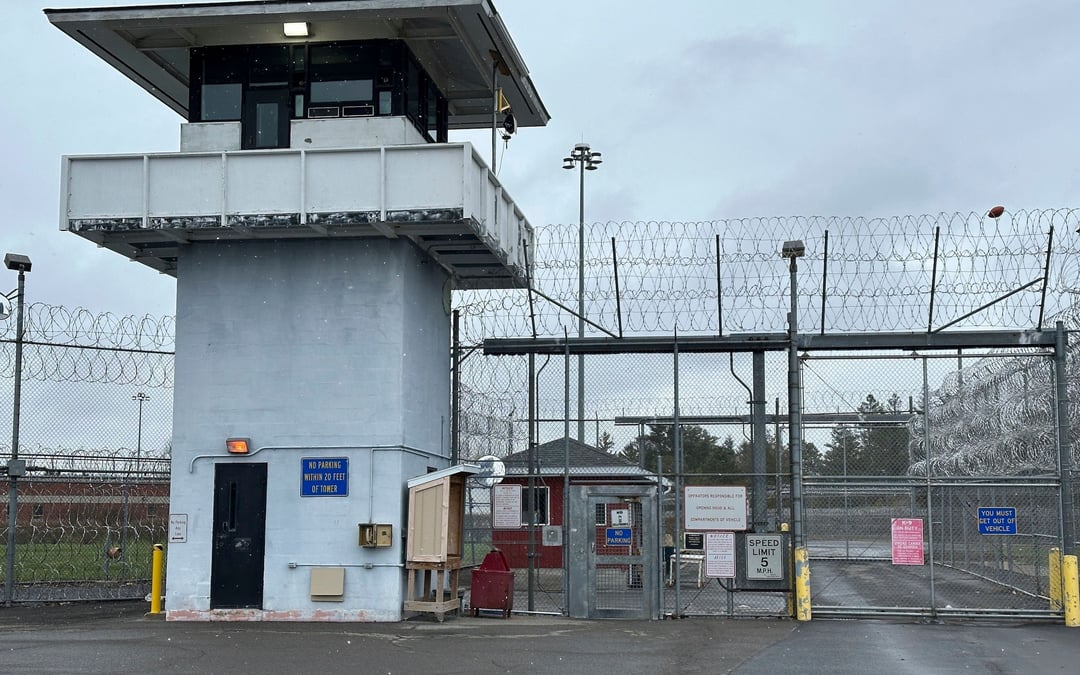 10 guards charged over the fatal beating of a New York inmate, including 2 with murder