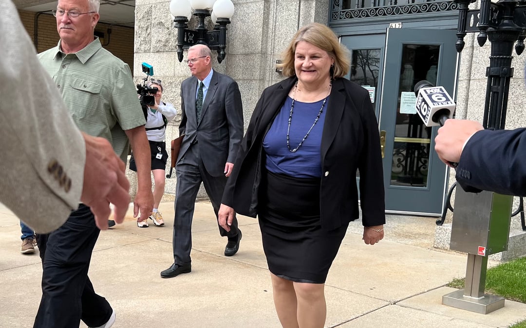 Milwaukee judge must stand trial on obstruction charges