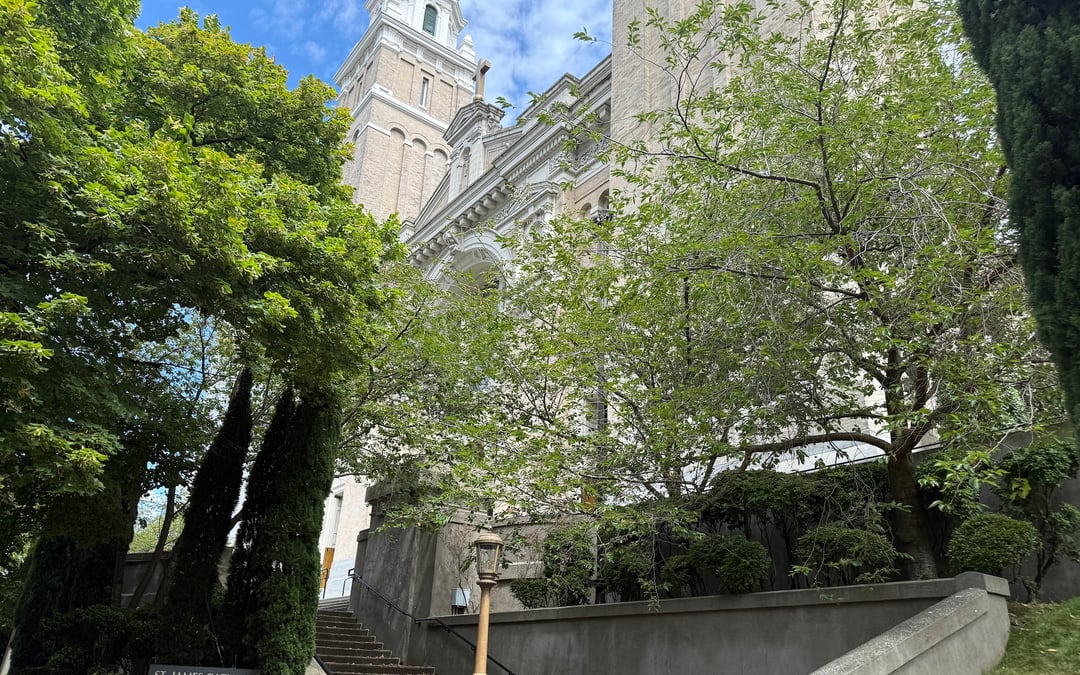 Washington will not require clergy to report information obtained from confessions