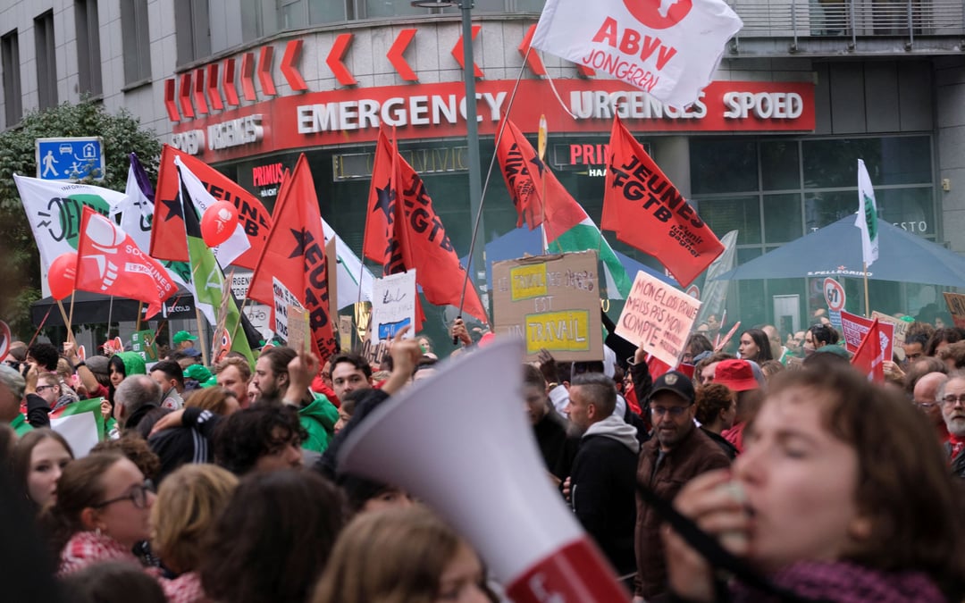 Tens of thousands march in Brussels against austerity plans