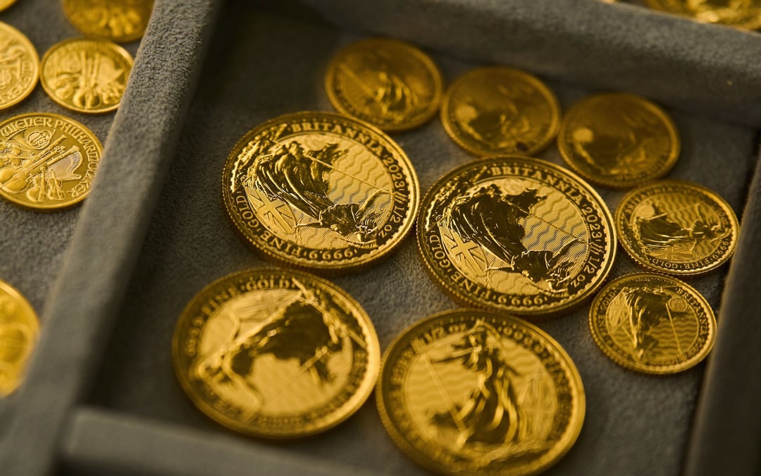 Gold futures rise above $4,000 per ounce for the first time