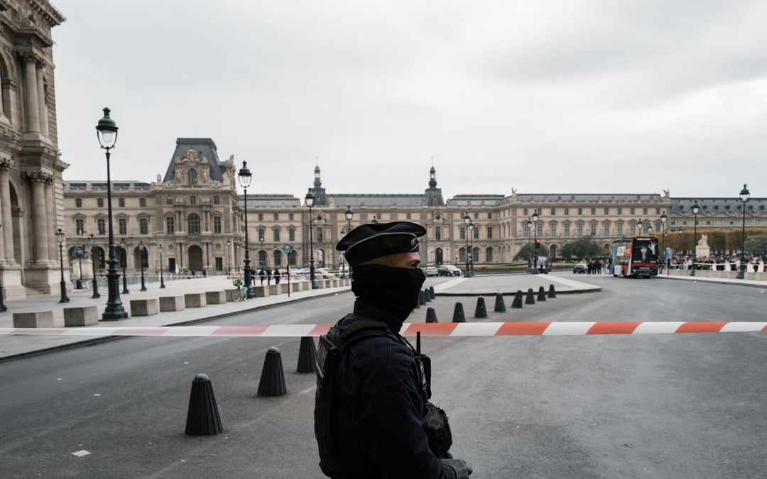 Louvre closes for second day as France hunts jewel thieves
