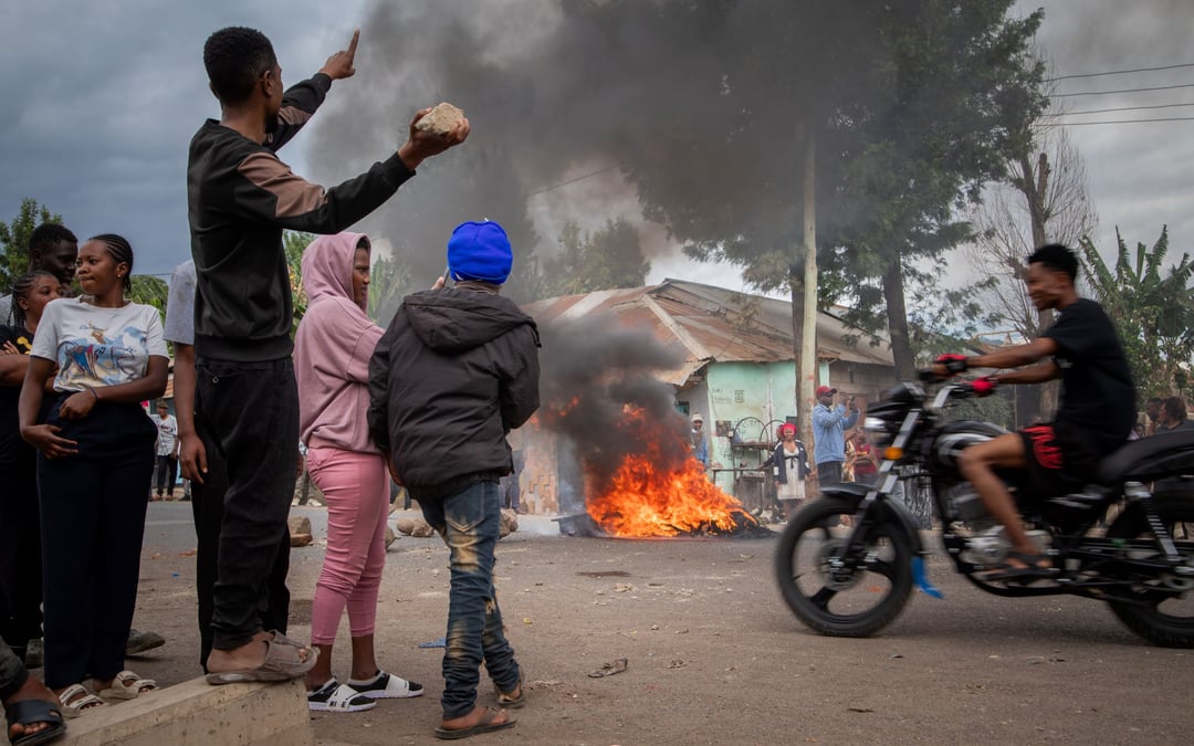 Security forces and police clash following disputed election in Tanzania; UN says 10 dead