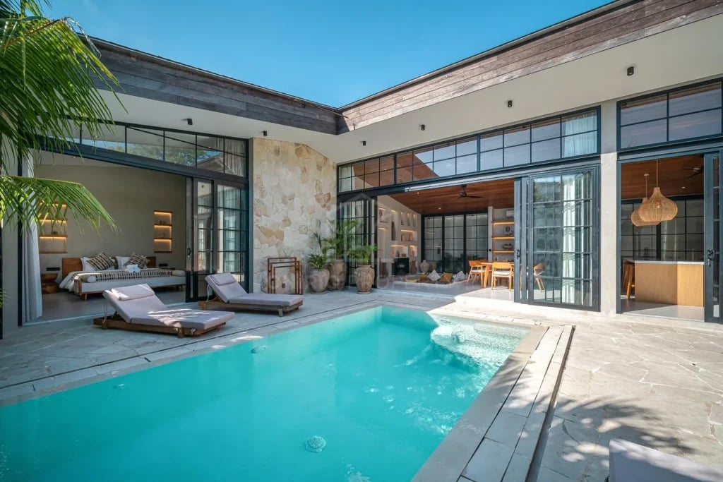 Newly Built 5 Bedroom Villa with Modern Minimalist Design in Bingin