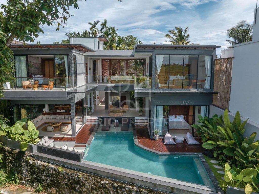 4 Bedroom Villa with 180° Rice Field Views in Pererenan