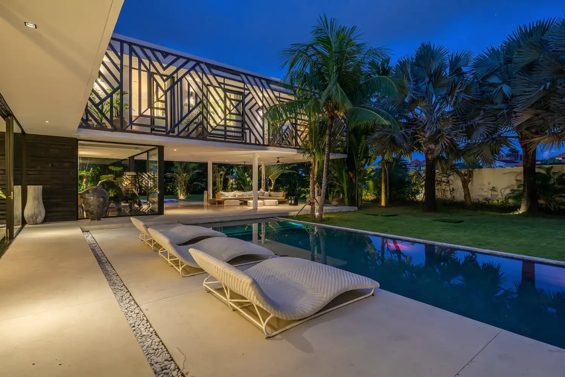 Bull House bali