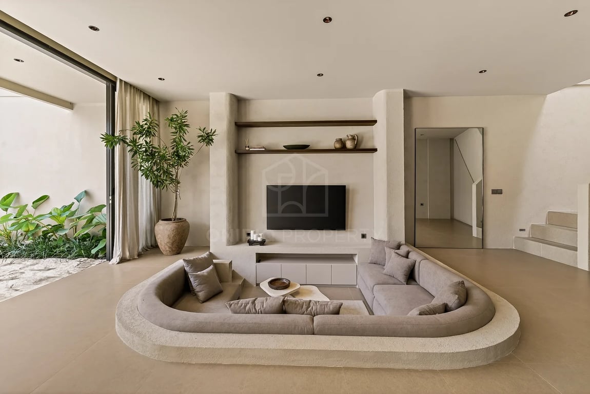 Oniriq Property