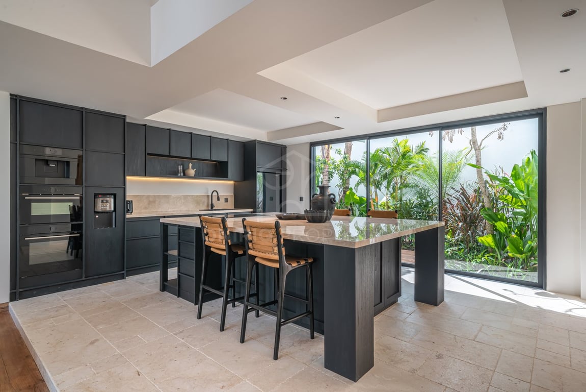 Oniriq Property