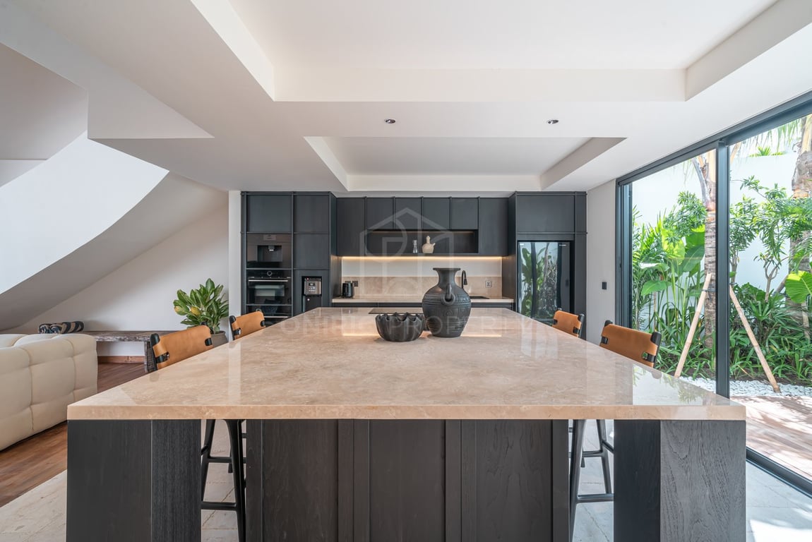 Oniriq Property