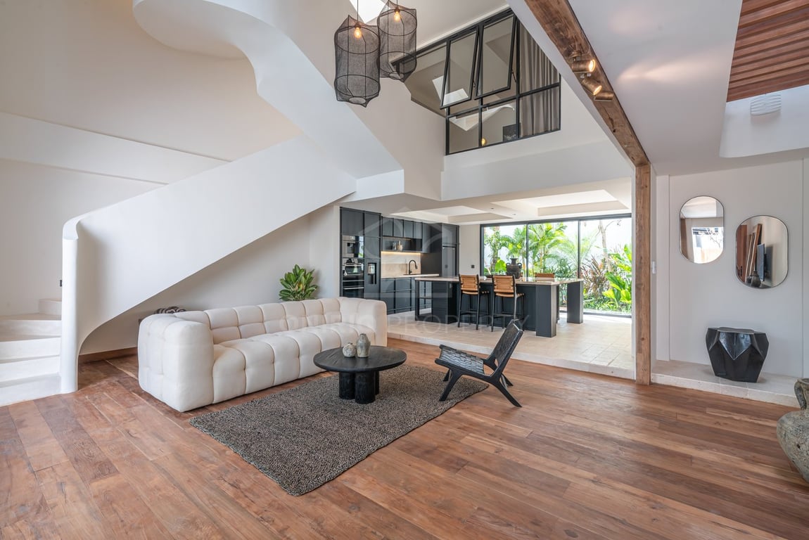 Oniriq Property