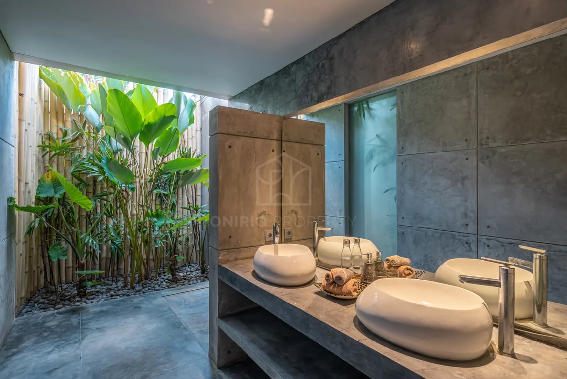 Oniriq Property