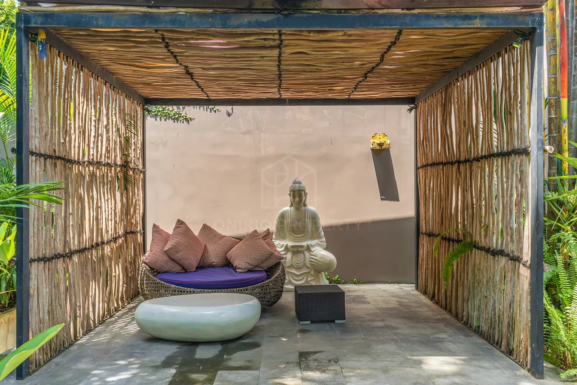 Oniriq Property