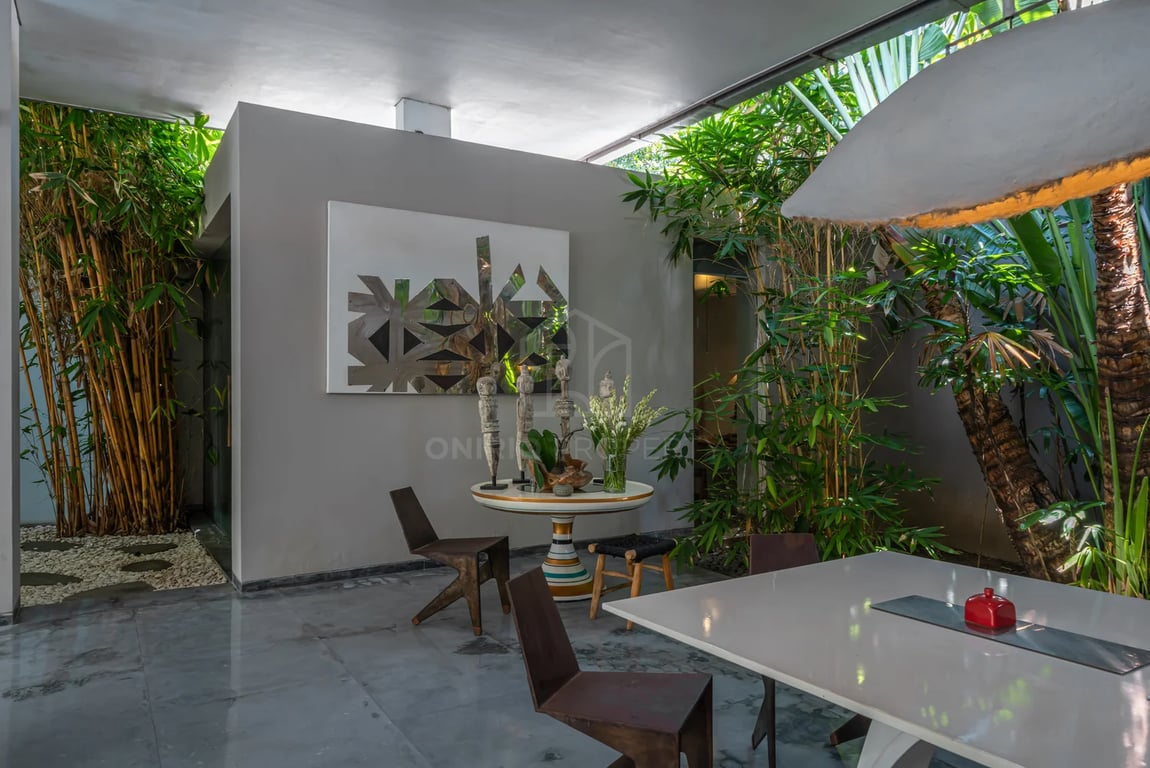 Oniriq Property
