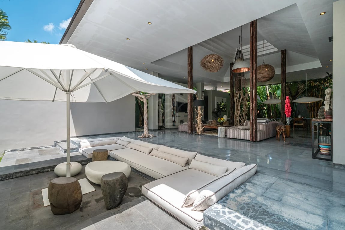 Oniriq Property