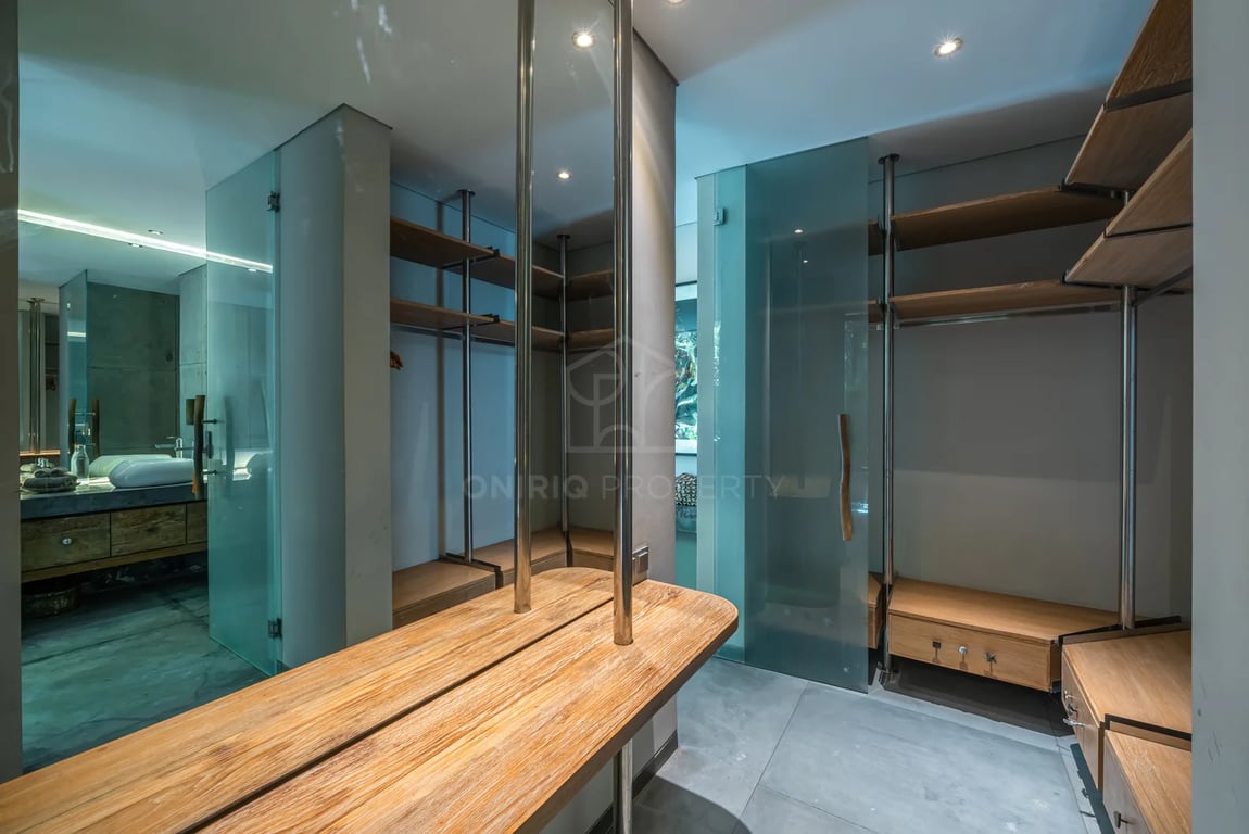 Oniriq Property