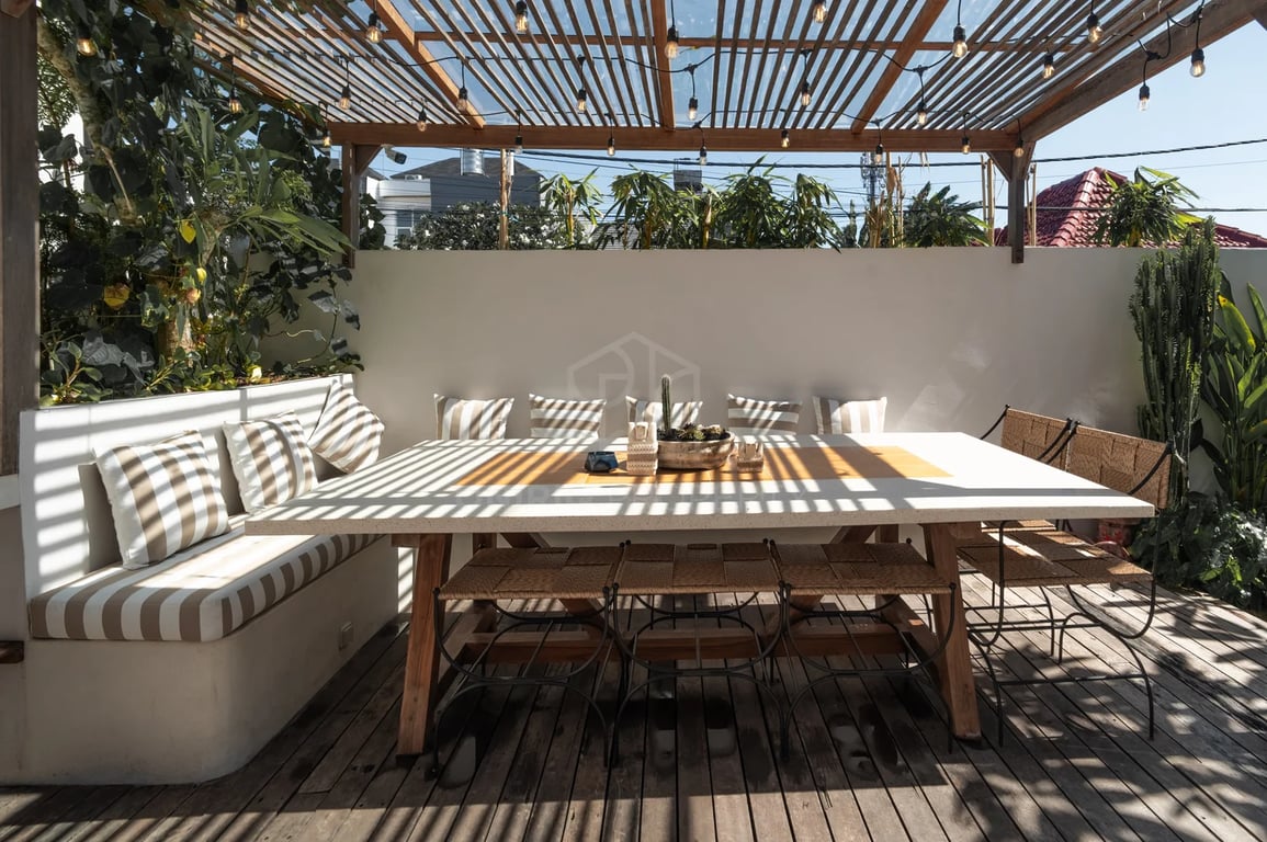 Oniriq Property