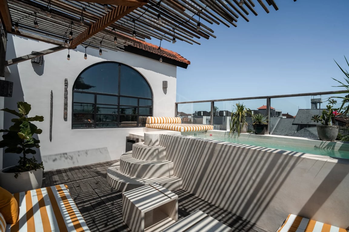 Oniriq Property