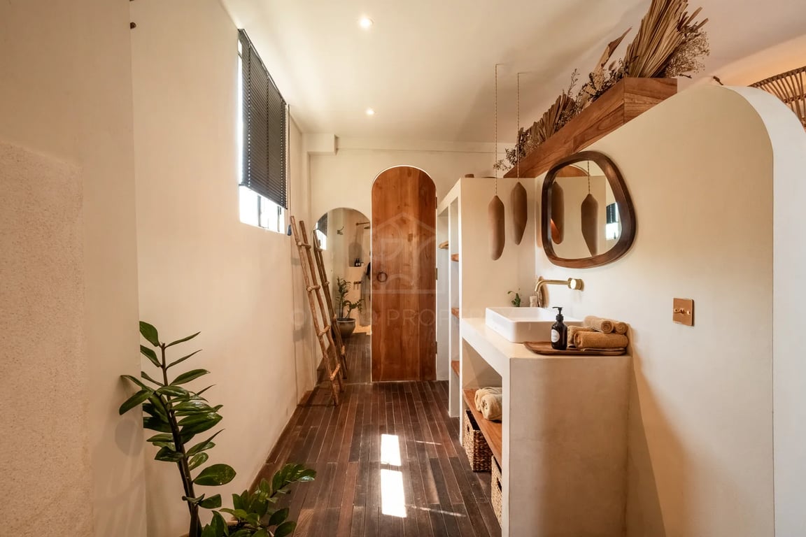 Oniriq Property
